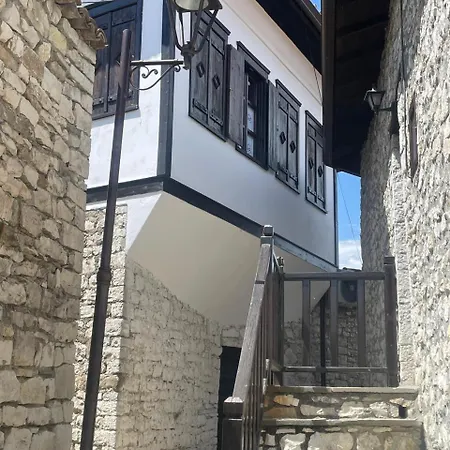 Genti 3* Μπεράτ