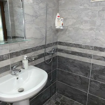 Genti Πανσιόν 3*
