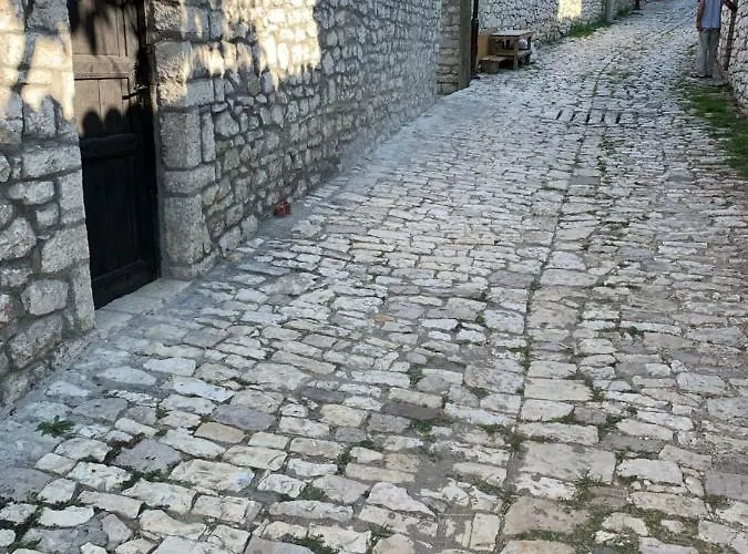 Πανσιόν Genti Μπεράτ